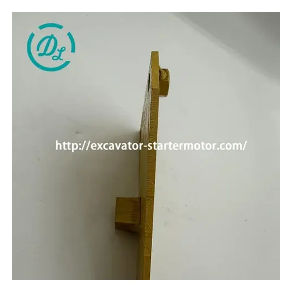 20Y-62-51781 Hydraulic Filter Bracket for Komatsu Excavators, OEM/reference 20Y-62-51781, Hydraulic Filter Mounting Bracket, product view 2