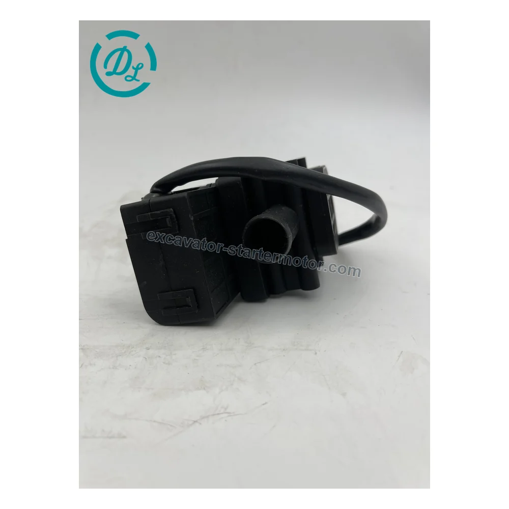 800788566 16200026 12V Three-Wire Water Valve for XCMG XE35U, OEM/reference 800788566, 12V Three-Wire HVAC Water Valve, product view 3