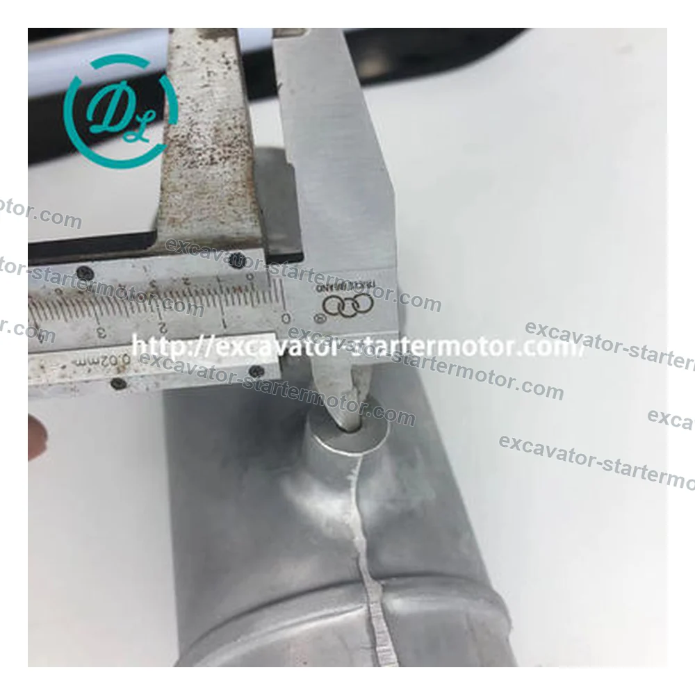 1-13713050-0 Water Outlet Pipe and Thermostat Housing for Isuzu 6SD1, OEM/reference 1-13713050-0, Water Outlet Pipe / Thermostat Housing, product view 4