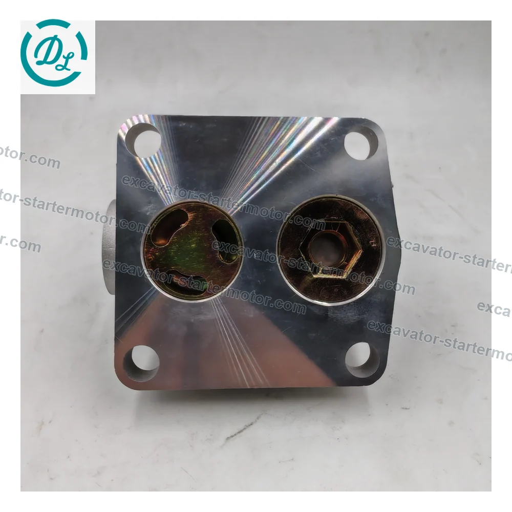 1-19110019-0 Air Compressor Cylinder Head for Isuzu 6BG1, OEM/reference 1-19110019-0, Air Compressor Cylinder Head Assembly, product view 4