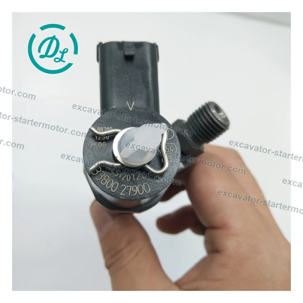 0445120126 Common Rail Injector for Mitsubishi D04FR, OEM/reference 0445120126, CRIN2 Common-Rail Fuel Injector, product view 7