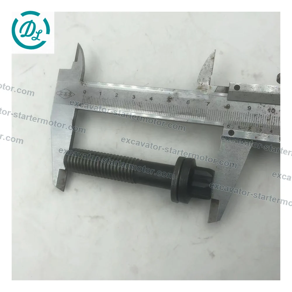 1-09070044-1 M14x67 Cylinder Head Bolt for Isuzu 6SD1, OEM/reference 1-09070044-1, M14x67 Flanged Cylinder Head Bolt, product view 2
