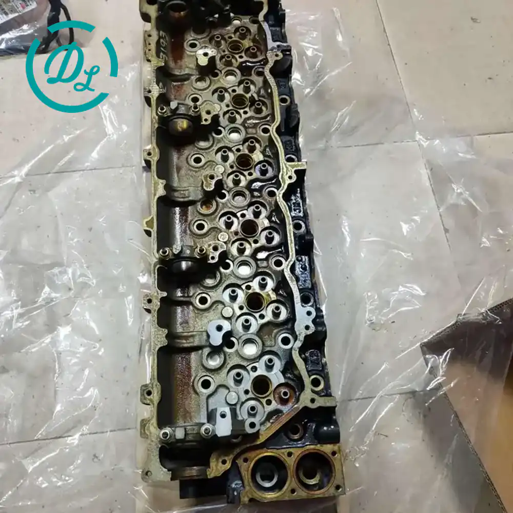 8-97606-992-5 Direct-Injection Cylinder Head for Isuzu 6HK1 Hitachi Excavators, OEM/reference 8-97606-992-5, Direct-Injection Cylinder Head Assembly