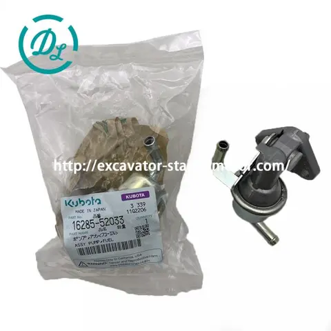 16285-52033 Fuel Pump for Kubota D1105 V1505, OEM/reference 16285-52033, Fuel Pump, product view 2
