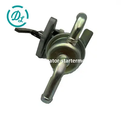16285-52033 Fuel Pump for Kubota D1105 V1505, OEM/reference 16285-52033, Fuel Pump, product view 3