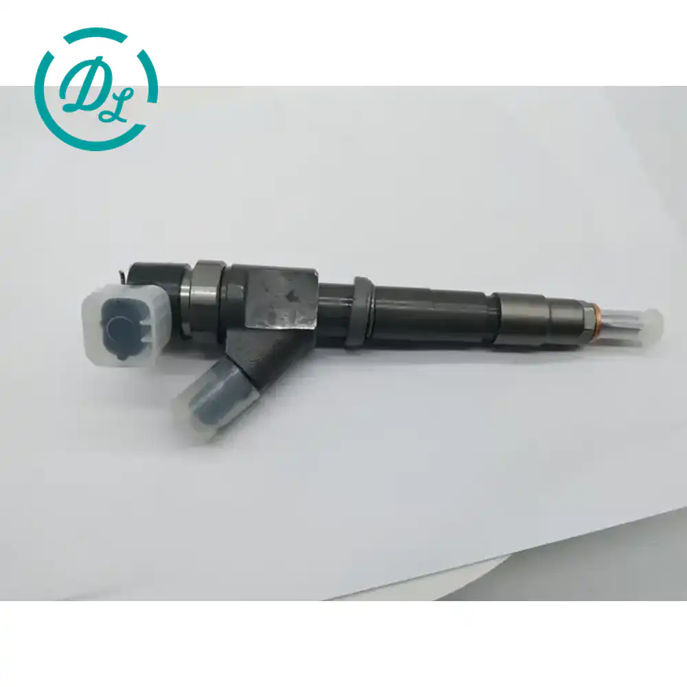 0445120126 Common-Rail Injector for Mitsubishi D04FR Kobelco SK130-8 SK140-8, OEM/reference 0445120126, Common-Rail Fuel Injector