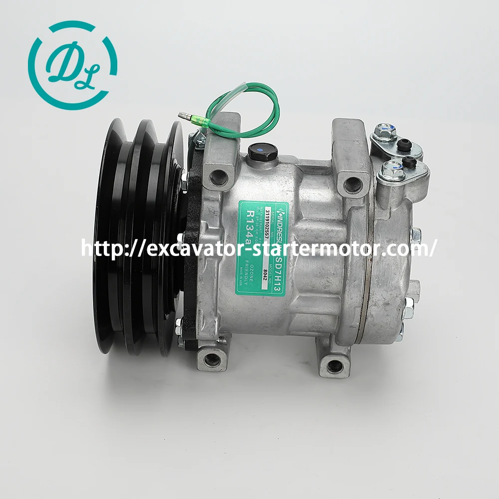 4384568 A/C Compressor for Hitachi EX60-5 EX60BUN-5 EX70LCK-5, OEM/reference 4384568, Excavator Air-Conditioning Compressor