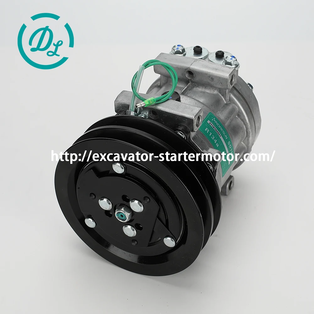 4384568 A/C Compressor for Hitachi EX60-5 EX60BUN-5 EX70LCK-5, OEM/reference 4384568, Excavator Air-Conditioning Compressor, product view 2