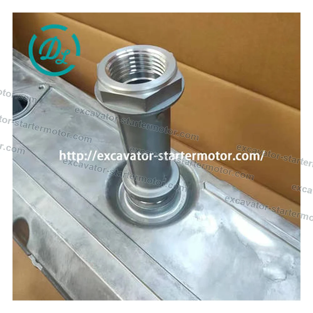 8-98165788-1 8981657881 Cylinder Head Cover for Isuzu 6WG1T, OEM/reference 8-98165788-1, Cast Cylinder-Head / Rocker Cover, product view 3