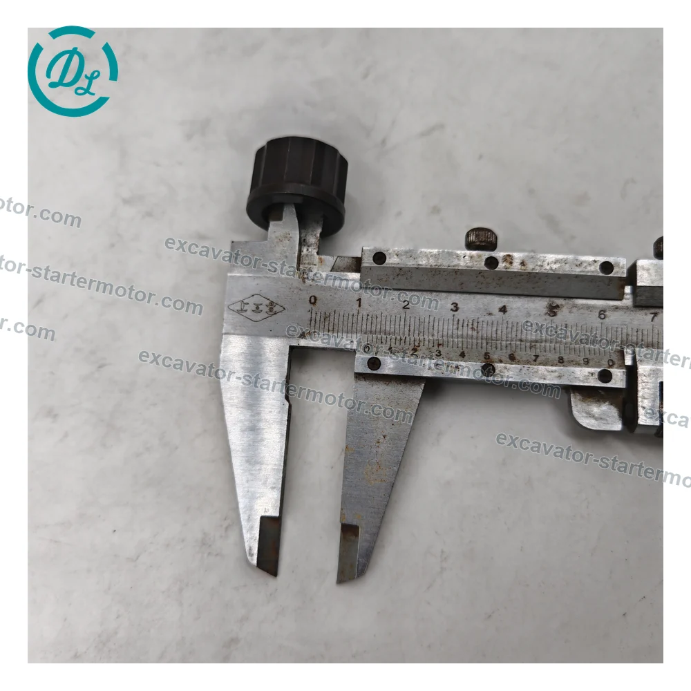 1-12235036-3 Connecting Rod Bolt with 1-12239005-1 Nut for Isuzu 6WG1 6WA1, OEM/reference 1-12235036-3, Connecting Rod Bolt with Companion Nut, product view 5