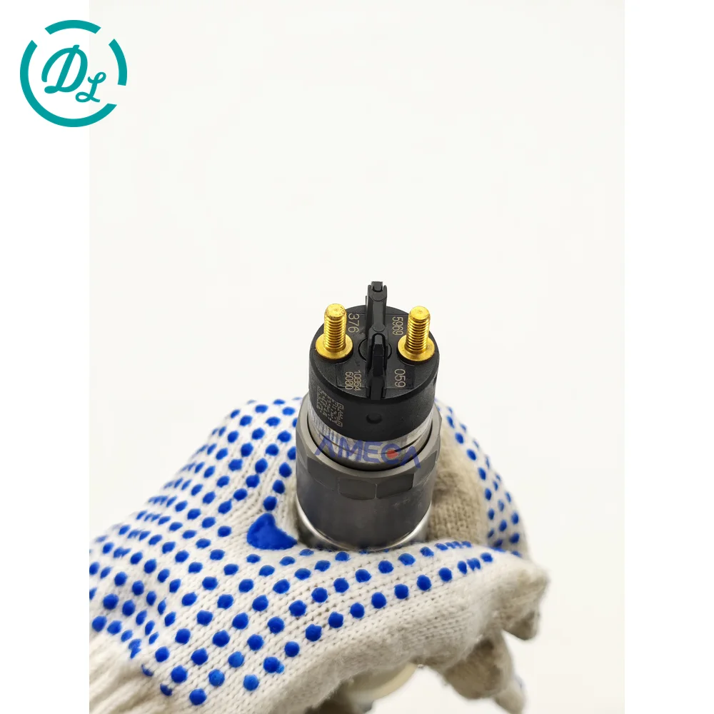 0445120059 6754-11-3011 Common-Rail Injector for Komatsu PC200-8M0, OEM/reference 0445120059, Common-Rail Fuel Injector, product view 4