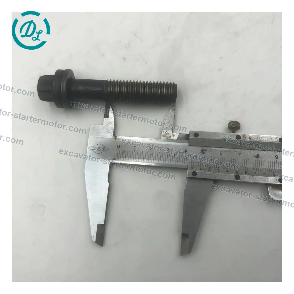 1-09070044-1 M14x67 Cylinder Head Bolt for Isuzu 6SD1, OEM/reference 1-09070044-1, M14x67 Flanged Cylinder Head Bolt, product view 4
