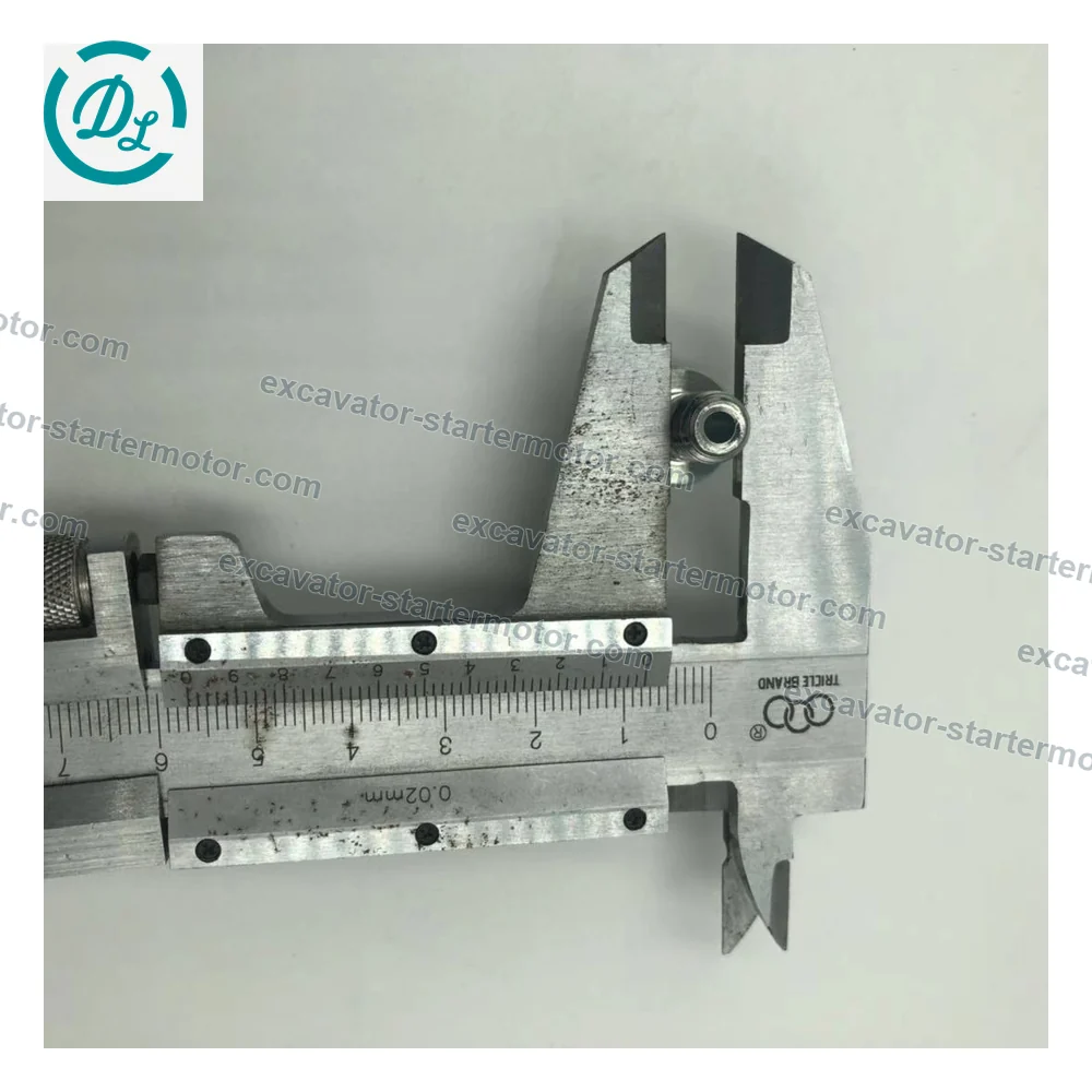 1-13260047-0 Fuel Filter Overflow Valve for Isuzu 4BD1 4BG1 6BD1 6BG1, OEM/reference 1-13260047-0, Fuel Filter Overflow Valve, product view 3