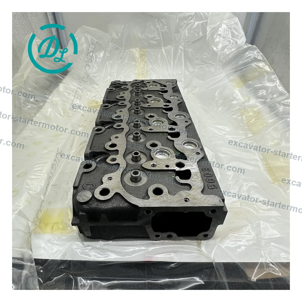 1G780-03043 Complete Cylinder Head for Kubota V2203, OEM/reference 1G780-03043, Complete Engine Cylinder Head, product view 2